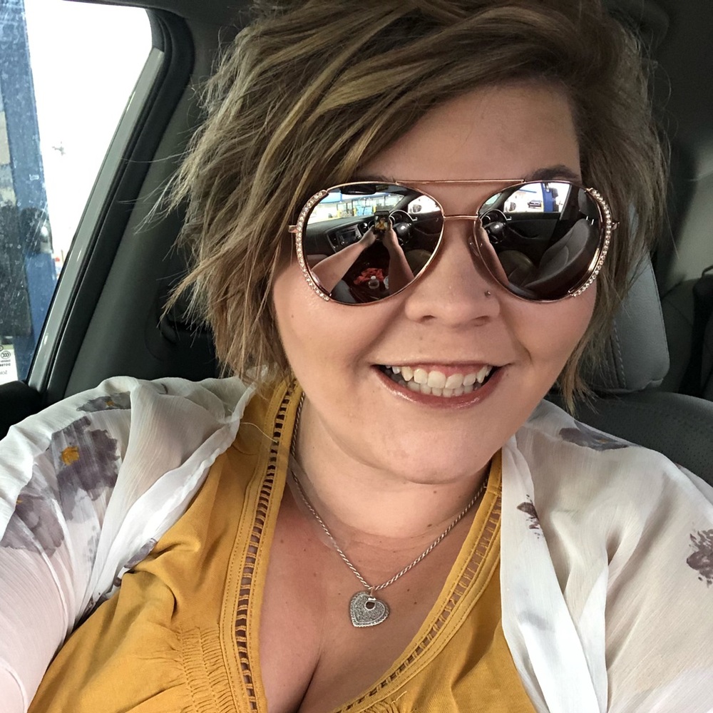 Meet your Posher, Alyssa